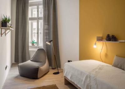 Výroba designové police s osvětlením pro www.pragueresidences.com